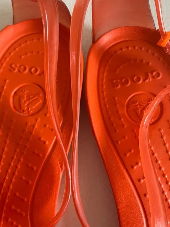 CROCS Women's Orange Flat Sandals. Good Condition. Size 8. - Picture 2 of 11